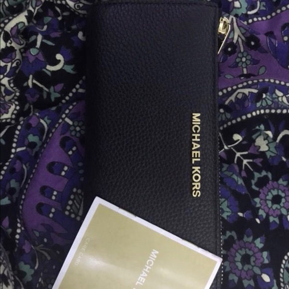 Michael Kors Purse Set - Picture 3 of 3